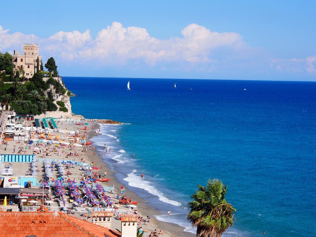 Lido Resort Finale Ligure Exterior photo