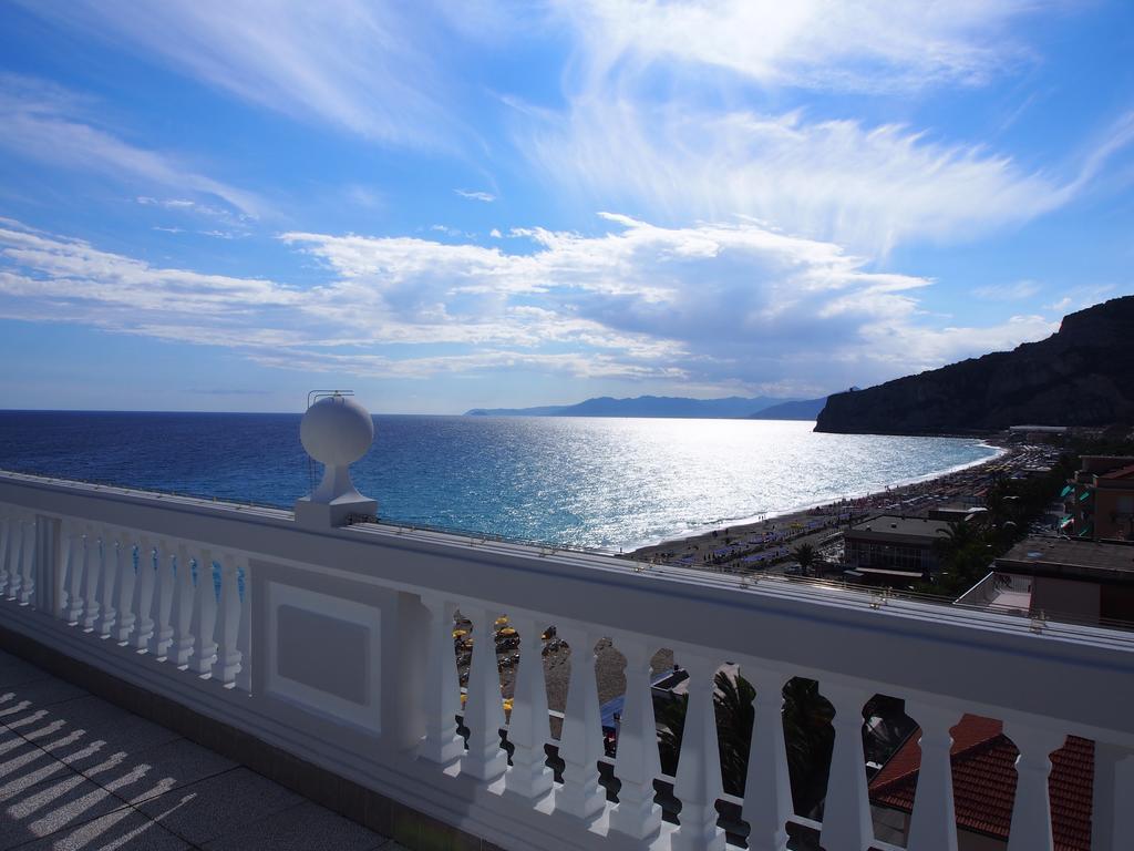 Lido Resort Finale Ligure Exterior photo