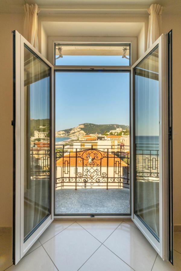 Lido Resort Finale Ligure Exterior photo