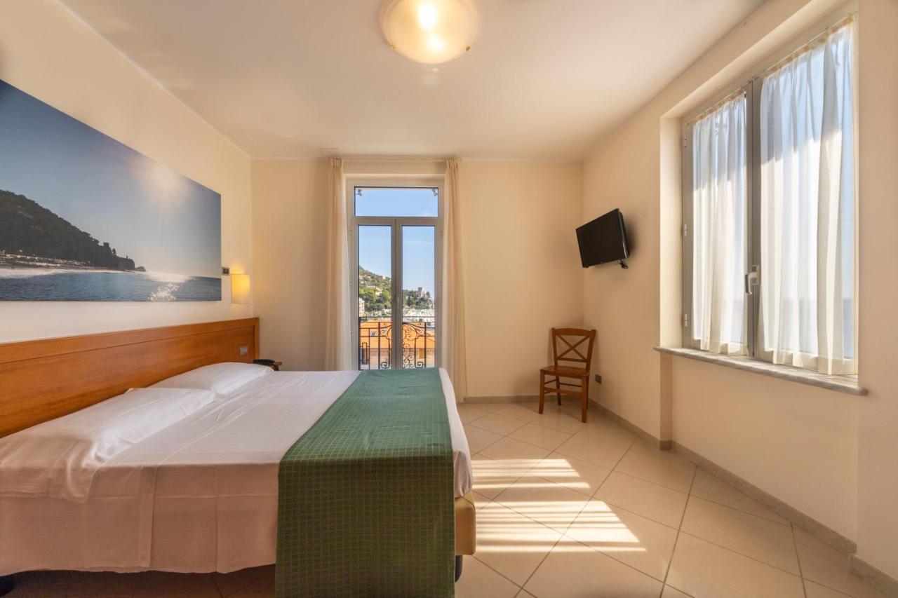 Lido Resort Finale Ligure Exterior photo