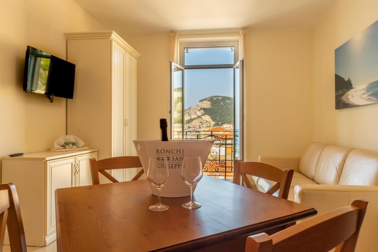 Lido Resort Finale Ligure Exterior photo