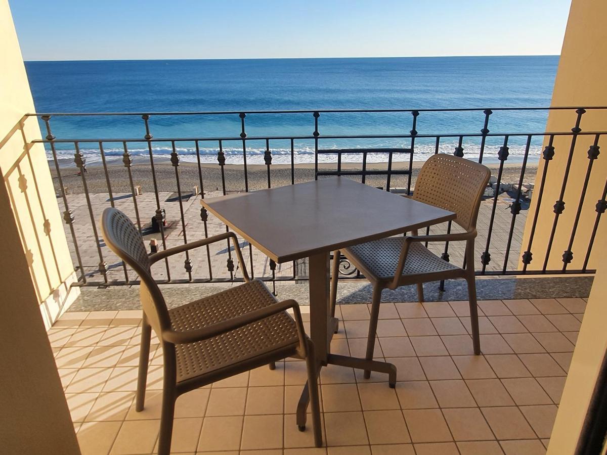 Lido Resort Finale Ligure Exterior photo
