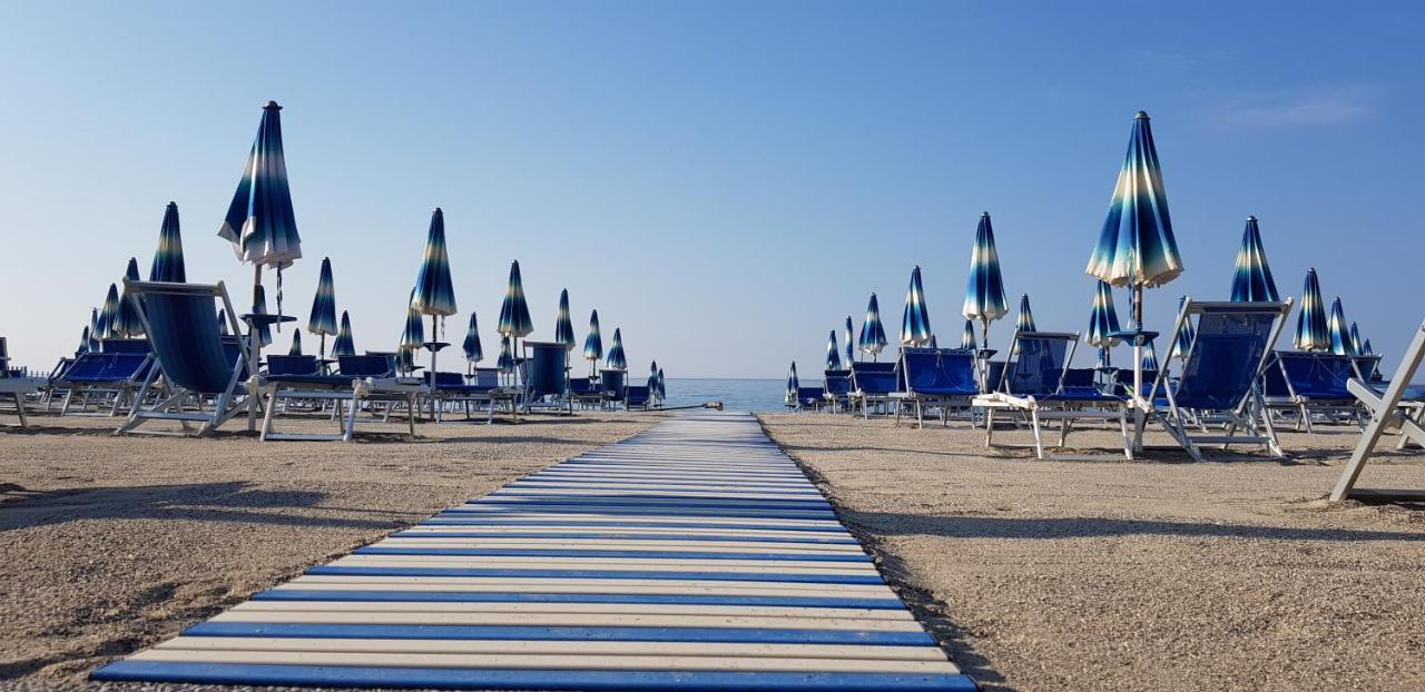 Lido Resort Finale Ligure Exterior photo