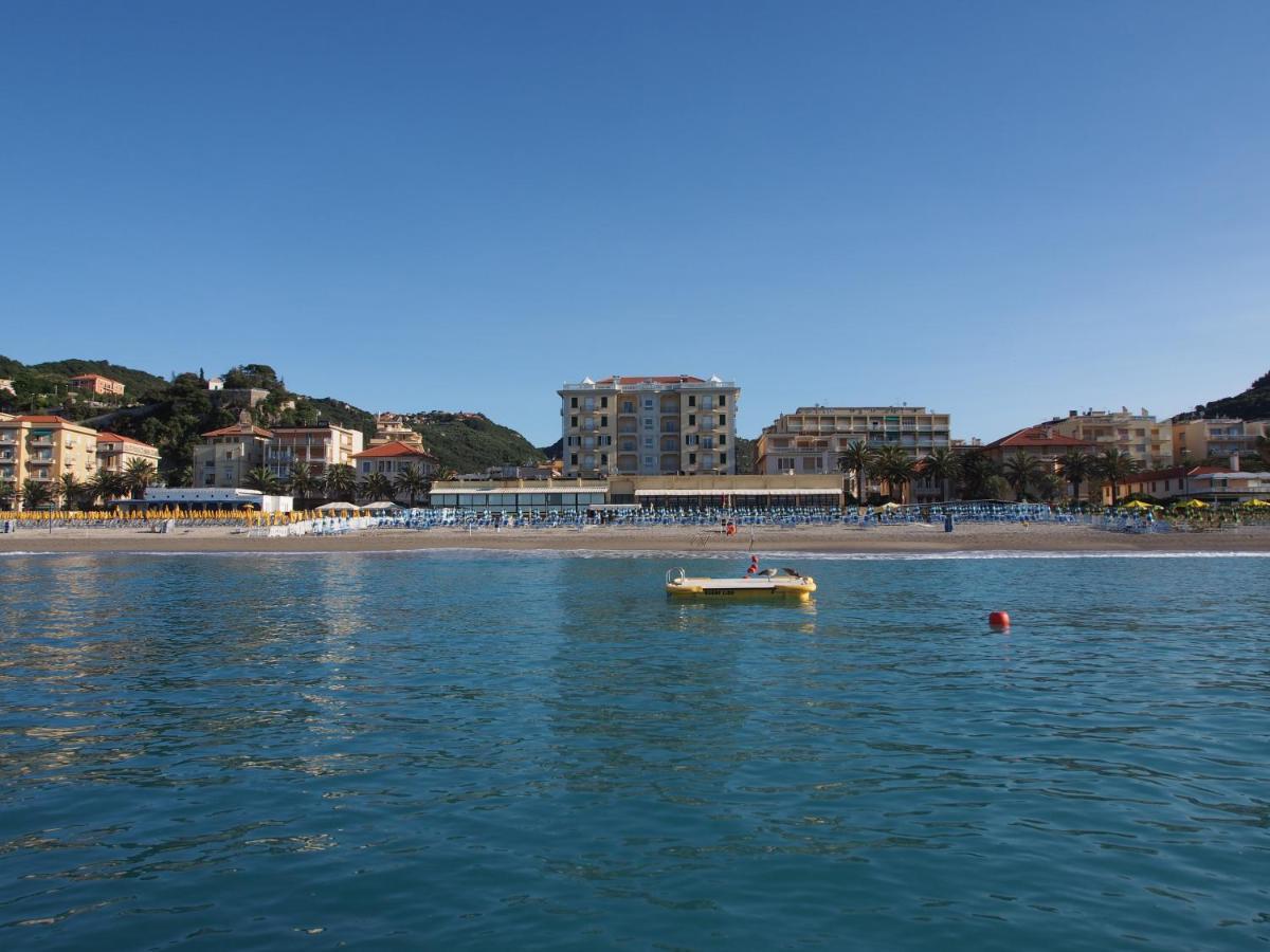 Lido Resort Finale Ligure Exterior photo