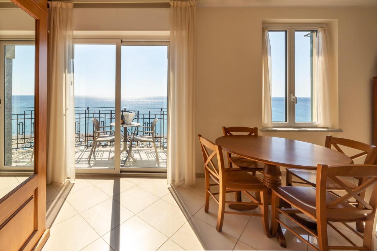Lido Resort Finale Ligure Exterior photo